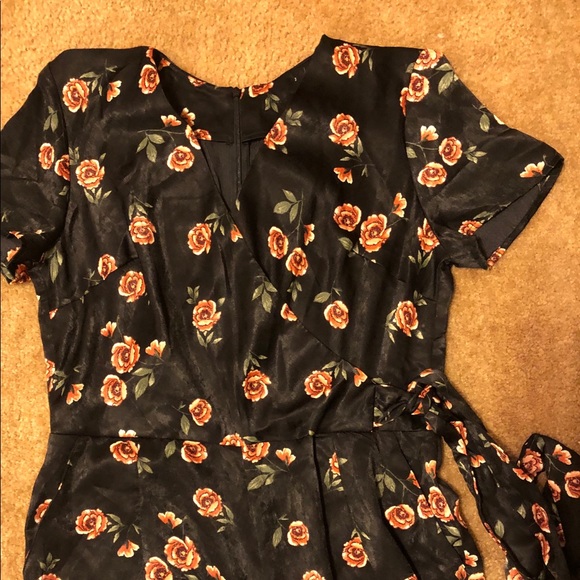 Red rose romper - Picture 4 of 5